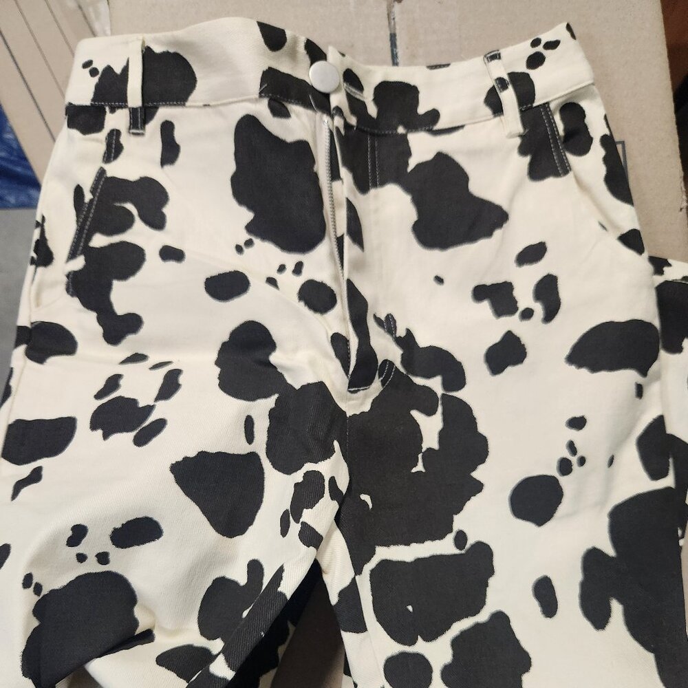 Emory Park Flair Cow Print High Waisted Jeans Size Medium Black and Cream